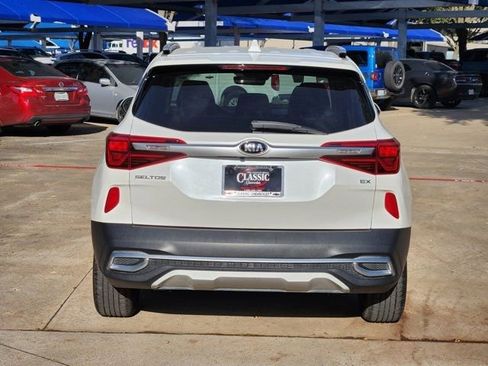 Used 2021 Kia Seltos EX image 14