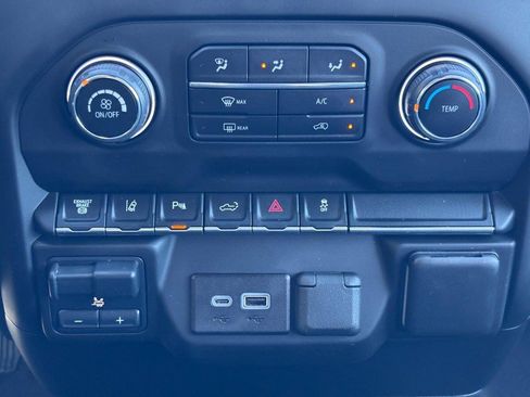 Used 2024 Chevrolet Silverado 2500 Custom w/ Custom Value Package image 14