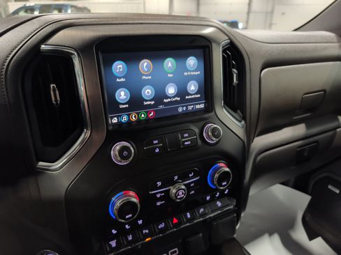 Used 2022 GMC Sierra 3500 Denali AWD/4WD image 12