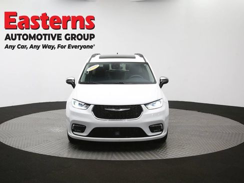 Used 2023 Chrysler Pacifica Limited FWD image 54