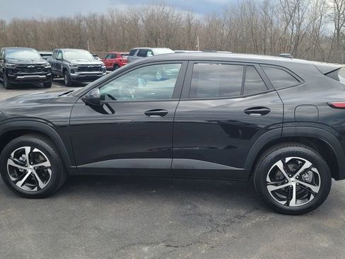 Used 2024 Chevrolet Trax RS w/ Driver Confidence Package image 7