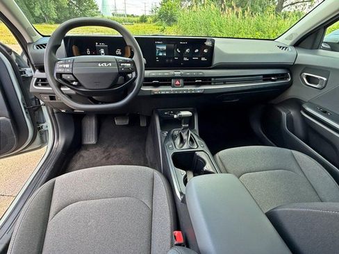 Used 2025 Kia K4 FWD image 16