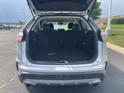 Used 2019 Ford Edge SEL w/ Equipment Group 201A AWD/4WD image 18