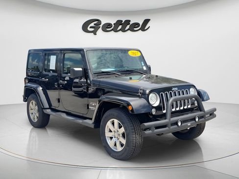 Used 2017 Jeep Wrangler Unlimited Sahara w/ Connectivity Group AWD/4WD image 3