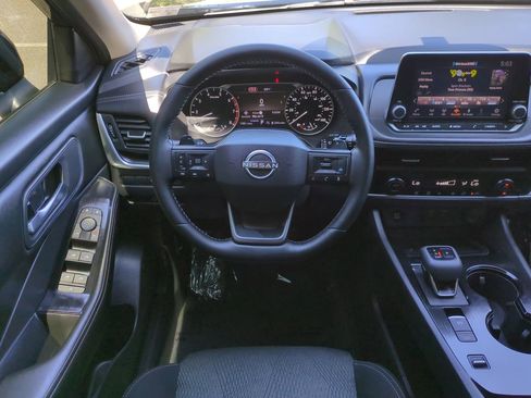 Used 2026 Nissan Rogue SV FWD image 16