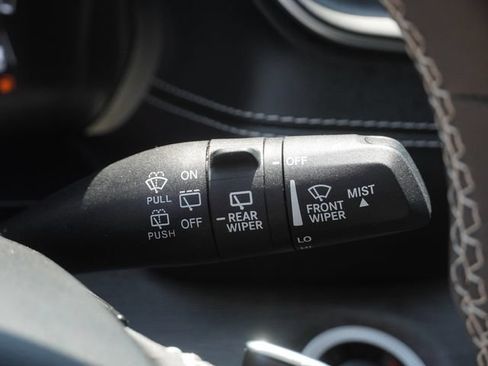 Certified 2024 Jeep Grand Cherokee Limited RWD image 32