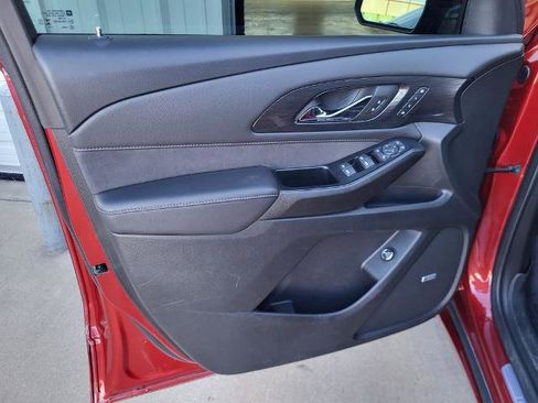 Used 2023 Chevrolet Traverse High Country image 15