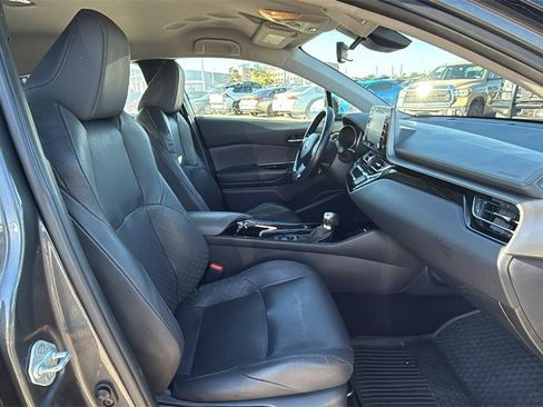 Used 2021 Toyota C-HR Limited image 33
