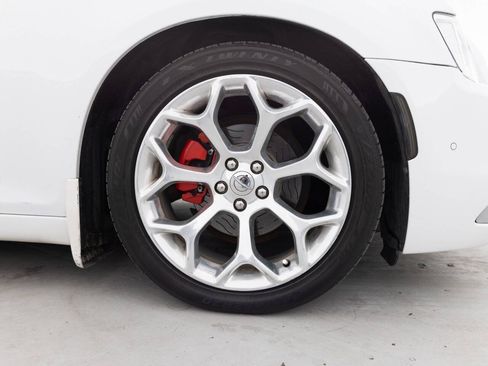Used 2017 Chrysler 300 C Platinum w/ Safetytec Plus Group RWD image 18