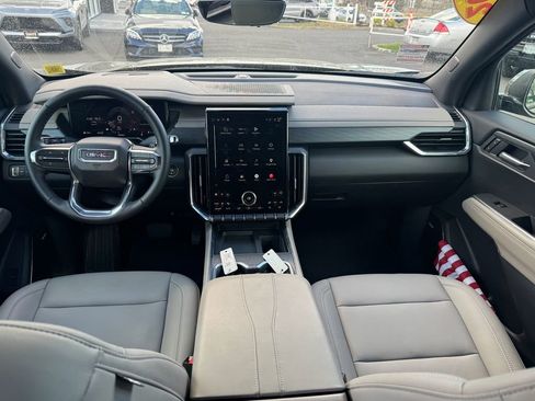 Used 2026 GMC Acadia Elevation w/ Elevation Premium Package AWD/4WD image 11