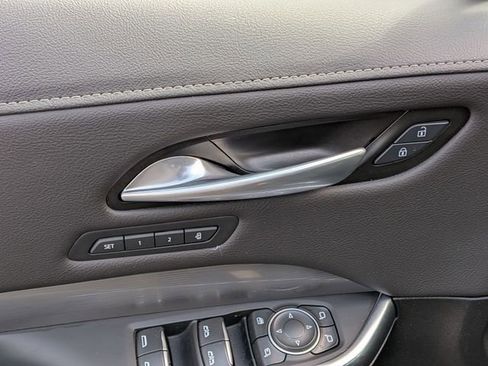 Used 2025 Cadillac XT4 Premium Luxury FWD image 13