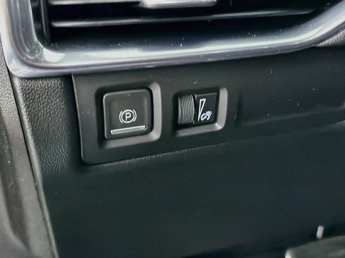 Used 2021 Cadillac XT4 Sport w/ Cold Weather Package FWD image 17