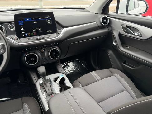 Used 2025 Chevrolet Blazer LT AWD/4WD image 33