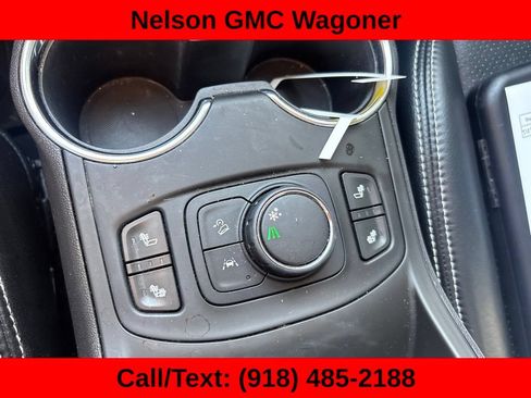 Used 2022 GMC Terrain SLE w/ Driver Convenience Package FWD image 13