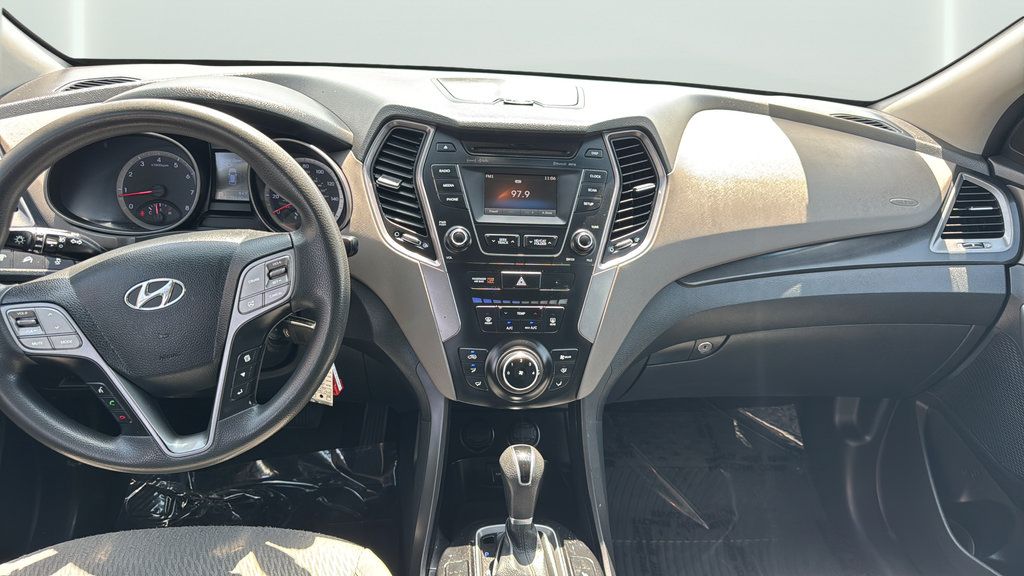 Used 2016 Hyundai Santa Fe SE AWD/4WD image 15