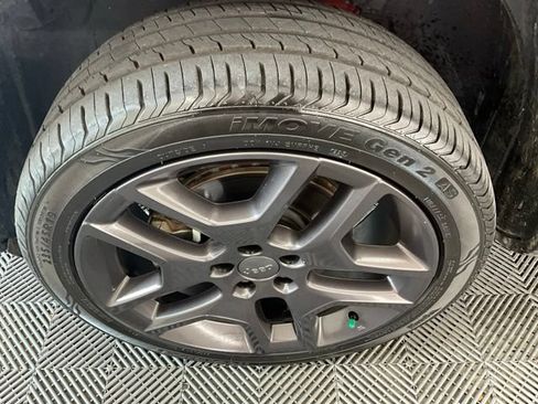 Used 2022 Jeep Renegade Latitude w/ Convenience Group AWD/4WD image 30