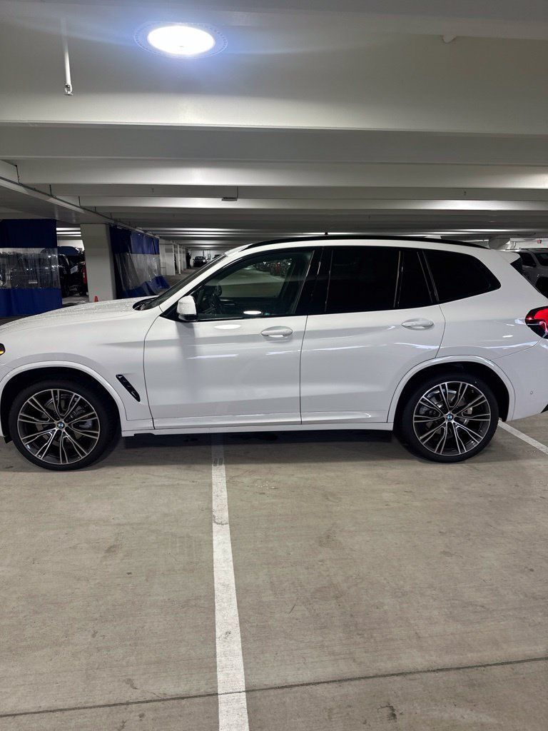 Used 2024 BMW X3 xDrive30i w/ M Sport Package AWD/4WD image 3
