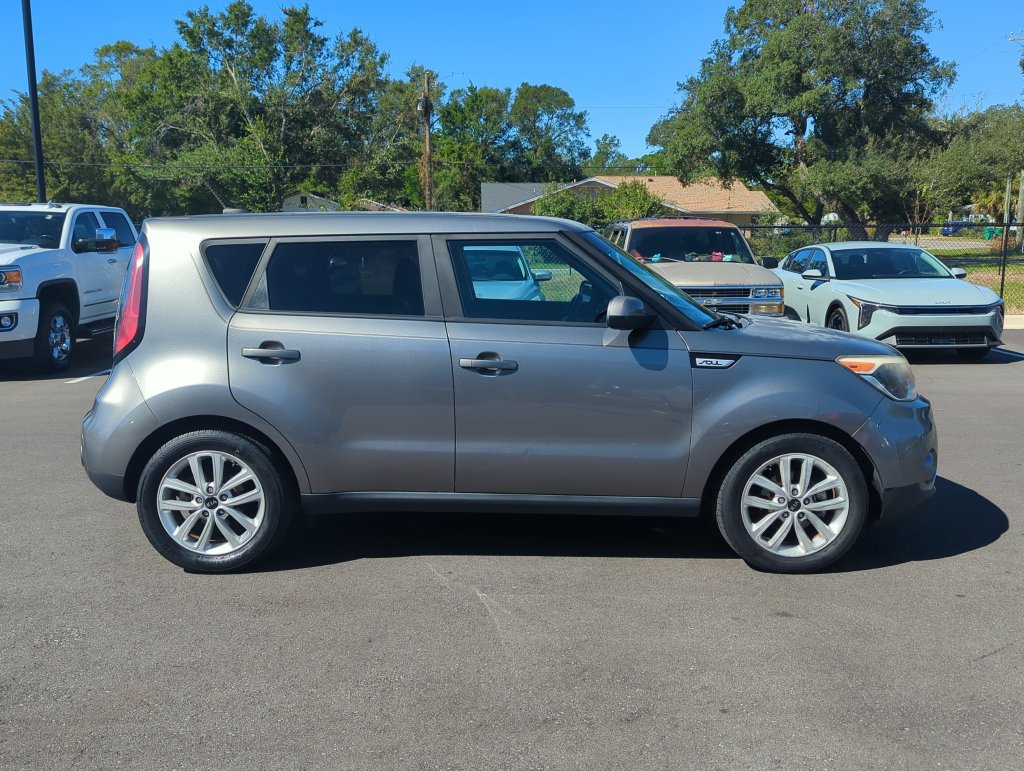 Used 2017 Kia Soul + FWD image 8
