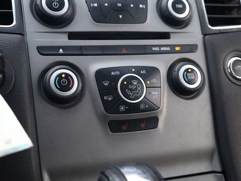 Used 2017 Ford Taurus SEL FWD image 22
