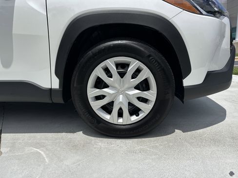 Used 2025 Toyota Corolla Cross L FWD image 13