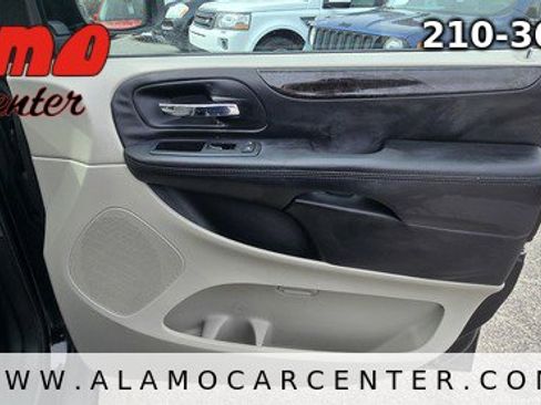 Used 2013 Dodge Grand Caravan SE image 17