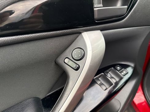 Used 2020 Mitsubishi Eclipse Cross LE image 13