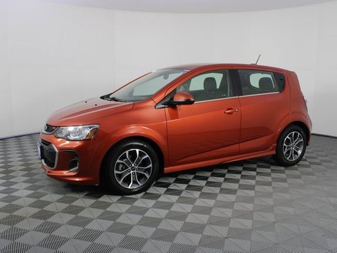 Used 2020 Chevrolet Sonic LT image 2