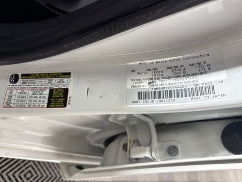 Used 2019 MAZDA MAZDA3 AWD Hatchback w/ Premium Pkg image 29