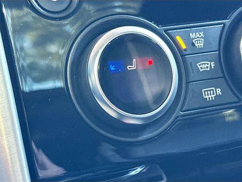 Used 2020 Land Rover Discovery HSE image 21