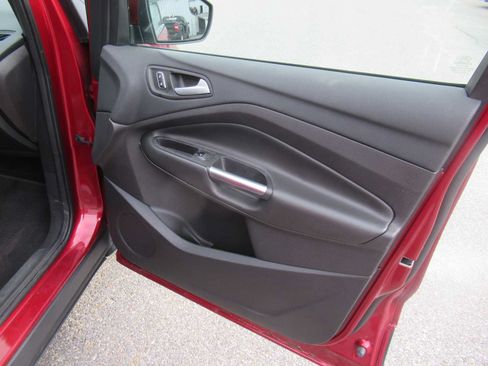 Used 2016 Ford Escape SE w/ Equipment Group 201A FWD image 22