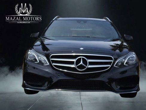 Used 2016 Mercedes-Benz E 350 4MATIC Wagon w/ Premium Package image 4