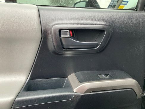 Used 2022 Toyota Tacoma SR5 image 11