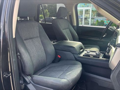 Used 2023 Ford Expedition XLT AWD/4WD image 7