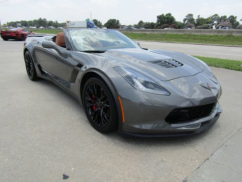 Used 2016 Chevrolet Corvette Z06 w/ 3LZ Preferred Equipment Group RWD image 3