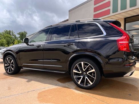 Used 2018 Volvo XC90 T6 Momentum w/ Convenience Package AWD/4WD image 3
