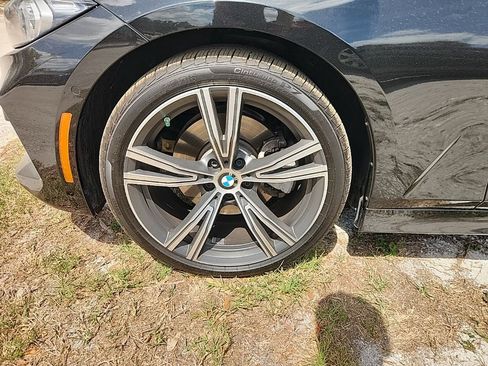 Used 2024 BMW 330i Sedan w/ Convenience Package RWD image 4