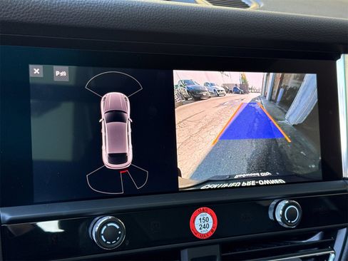 Used 2025 Porsche Macan image 23