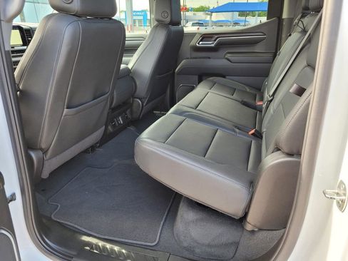 Used 2024 GMC Sierra 1500 SLT RWD image 3