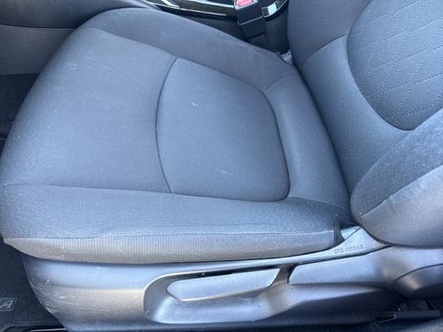 Used 2021 Toyota Corolla LE image 18