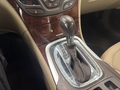 Used 2015 Buick Regal Premium w/ Experience Buick Package image 18