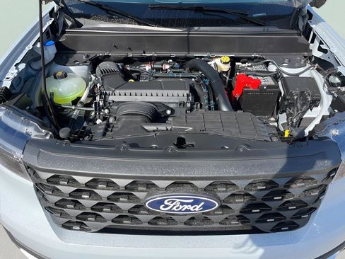 New 2026 Ford Maverick Lariat w/ 4K Tow Package AWD/4WD image 25