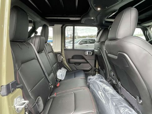 New 2026 Jeep Wrangler Unlimited Rubicon AWD/4WD image 17