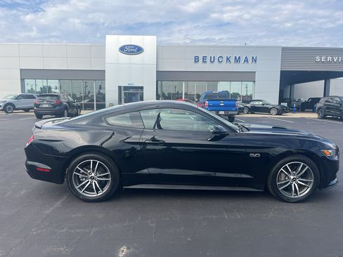 Used 2016 Ford Mustang GT RWD image 11
