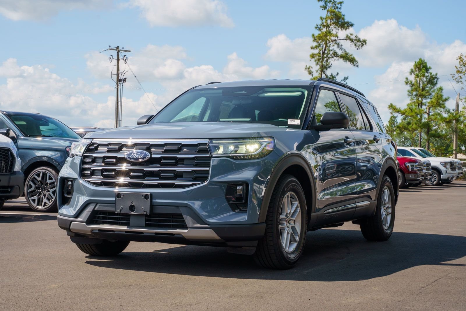 New 2026 Ford Explorer Active w/ Active Comfort Package RWD image 3