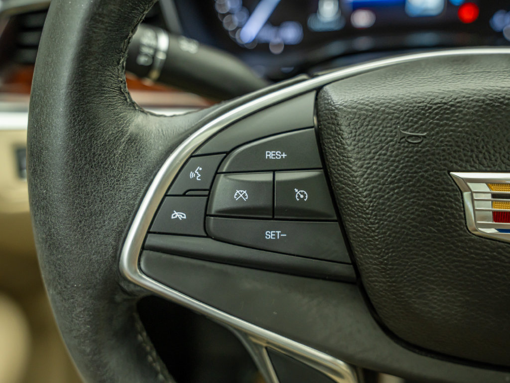 Used 2017 Cadillac XT5 Luxury w/ Driver Awareness Package FWD image 27