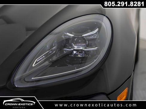 Used 2023 Porsche Macan Turbo image 44