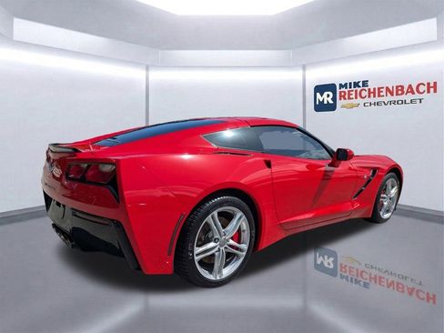 Used 2017 Chevrolet Corvette Stingray Coupe w/ 1LT RWD image 4