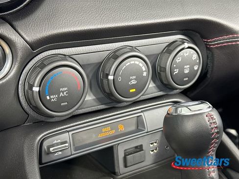 Used 2017 MAZDA MX-5 Miata RF Club RWD image 31