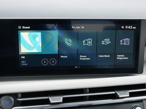 Certified 2025 Hyundai Tucson SE image 22