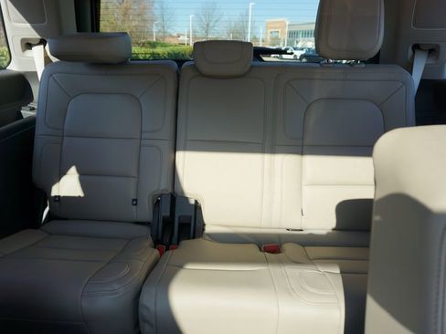 Used 2023 Lincoln Navigator Reserve image 17